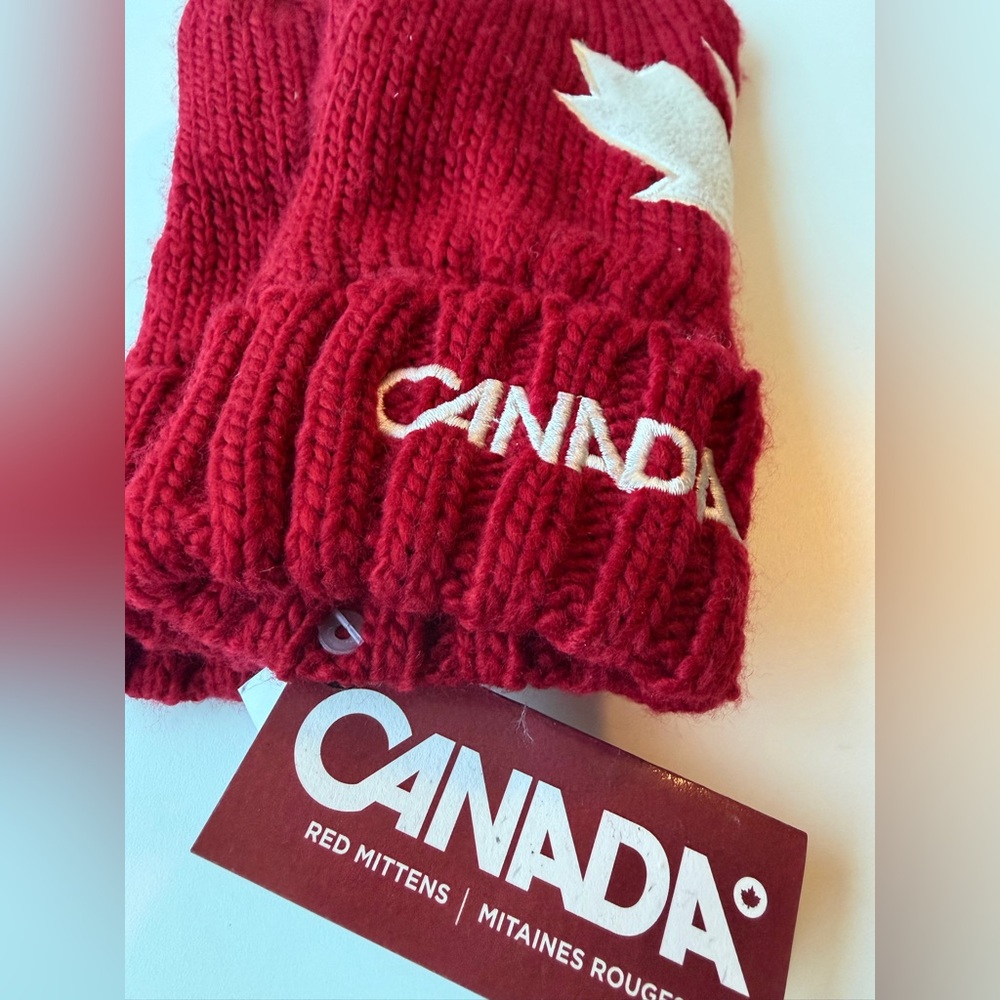 Hudson’s Bay Official Canadian Olympic Team Knit Mittens Large NWT - Picture 3 of 9
